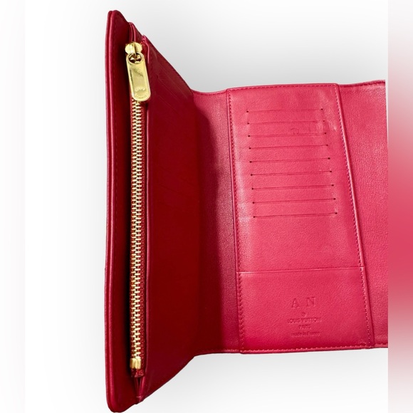 LOUIS VUITTON 2011 Mahina Leather Amelia Wallet, Grenat - Picture 12 of 16